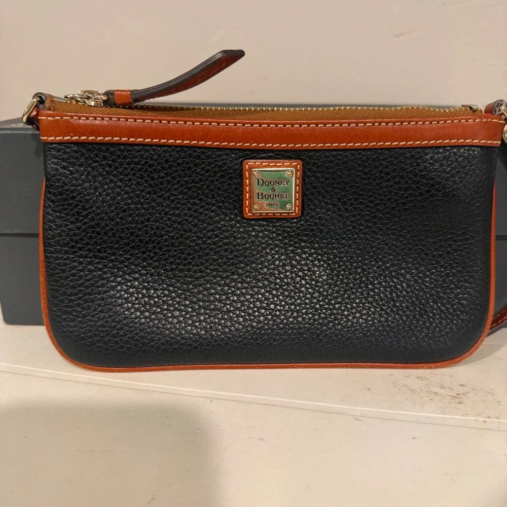 Dooney & Bourke Milly Wristlet Womens Small Black Brown Excellent Pebble Leather